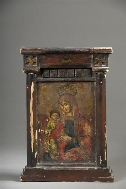 null Vierge à l'Enfant couronnée Grèce vers 1700 Tempera sur bois, manques visibles,...