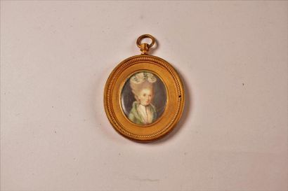 null Ecole FRANCAISE, époque Louis XVI Portrait de femme à la robe rayée verte Miniature...