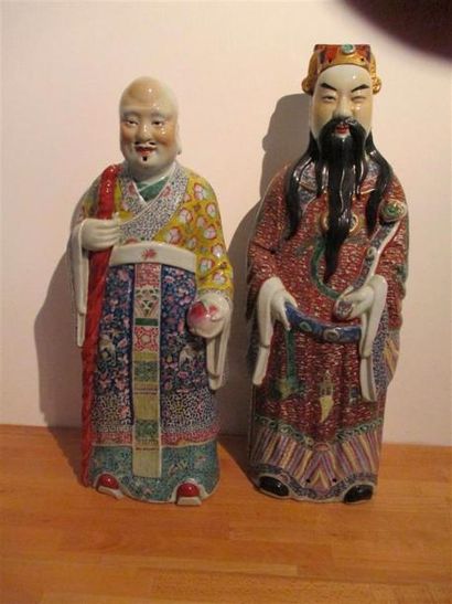 null Deux statues en porcelaine polychrome représentant deux des trois Etoiles

Chine,...