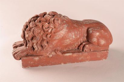 null Lion en pierre rouge

Souvenir du Grand Tour

Vers 1900

H. 12 cm L. 24,5 cm...