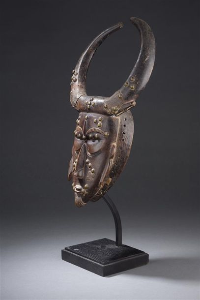 null Masque Ligbi
Côte d'Ivoire
H. 42,5 cm

Provenance:
Pierre et Claude Vérité
Enchère...