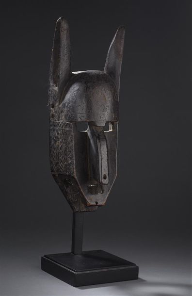 null Masque Bambara, Koré
Mali
H. 43 cm
Bel exemplaire de masque hyène Bambara lié...