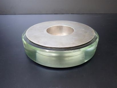 DESNY (CLÉMENT NAUNY DIT) (1900-1969) * Coupe vide-poche circulaire en métal et verre
Marqué...