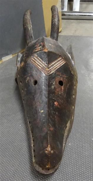 null BOBO - BURKINA FASO Masque en bois sculpté polychromme figurant une tête d'animal...
