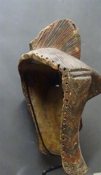 null SONGYE - CONGO Masque Kifwebe en bois sculpté polychrome figurant un visage...