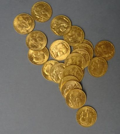 Monnaies - Médailles - Sceaux FRANCE Vingt-et-une pièces de 20 Francs en or - 9 x...