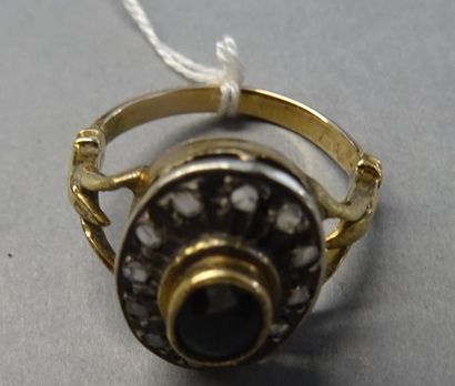 Bijoux - Joaillerie Bague ovale en vermeil et argent, saphir et diamants taille rose...