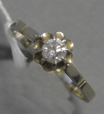 Bijoux - Joaillerie Bague solitaire en or gris 18K (750/°°) ornée d'un diamant taille...