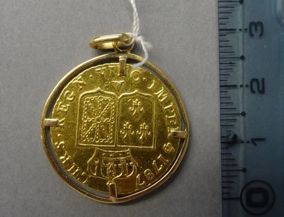 Bijoux - Joaillerie Louis d'or dit " aux écus accolés", Paris, 1787 monté en pendentif,...