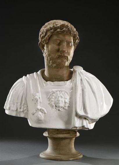 Sculptures des XIXe et XXe siècles Buste de l'empereur Hadrien en terre cuite partiellement...