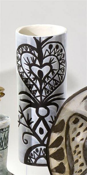 Céramique - Faïence - Porcelaine Roger CAPRON (1922-2006) Vase rouleau à décor stylisé...