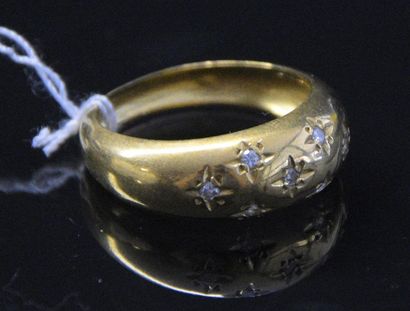 Bijoux - Joaillerie Bague jonc en or jaune 18K (750/°°) parsemée de diamants en serti...