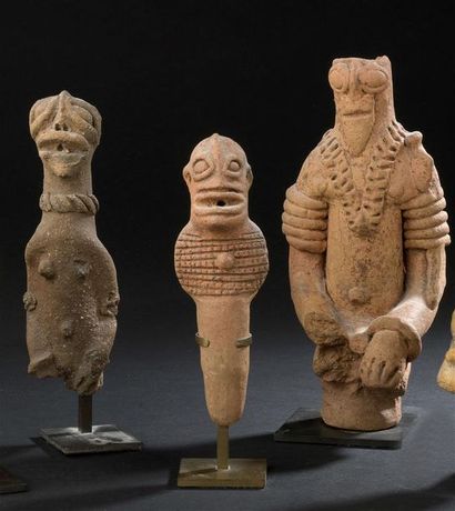 null Suite de cinq sculptures Koma
Ghana
H. 9 cm à 17 cm
Suite de cinq bustes de...