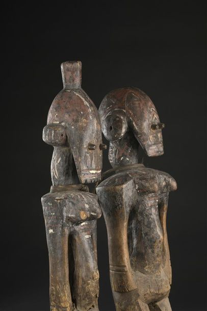 null Importante paire de statues Jukun
Nigeria, Benue
H. 62 et 69 cm

Provenance
Michel...