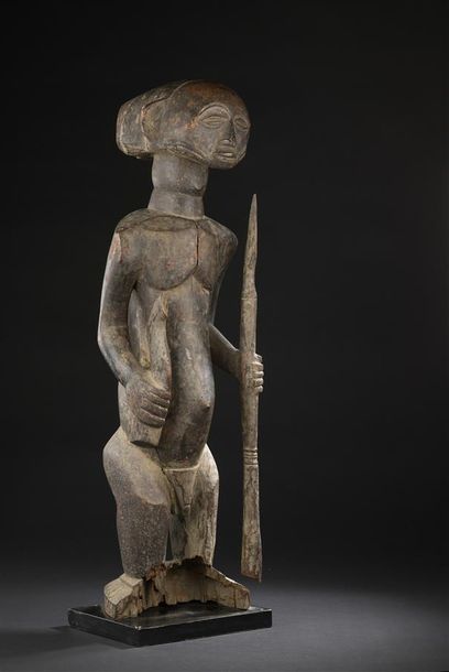 null Importante Statue Hemba
République Démocratique du Congo
H. 73 cm
Publication
Rivière,...
