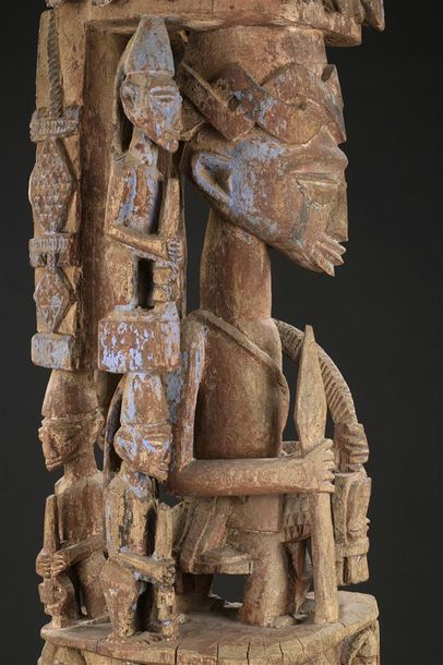 null Important poteau Yorouba
Nigeria, Ijero-Ekiti
H. 155 cm
Sculpté par Agunna de...