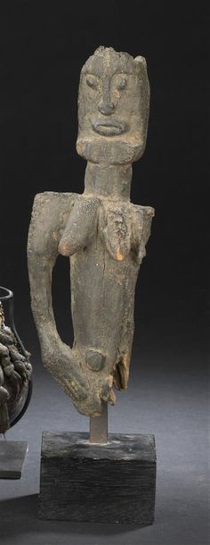 null Buste Dogon
Mali
H. 25 cm

Provenance: André Salanon, Paris
Fragment de statuette...
