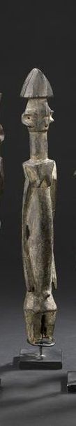 null Suite de trois statuettes Wurkun, kundul
Nigeria
H. de 25,5 cm à 38 cm
Suite...