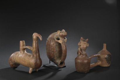 null Vase siffleur zoomorphe
Culture Vicus, Pérou 200 av. J.-C. - 400 ap. J.-C.
Céramique...
