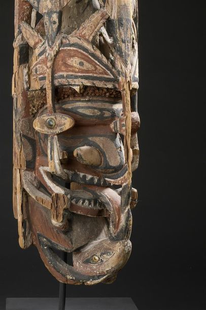 null Masque Matua
Nord de la Nouvelle-Irlande
H. 111 cm

Provenance
Musée de Stuttgart...