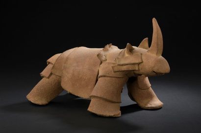 Maella ALLEAUME (XXe siècle) Rhinocéros
Terre cuite, monogrammée sur la patte postérieure...