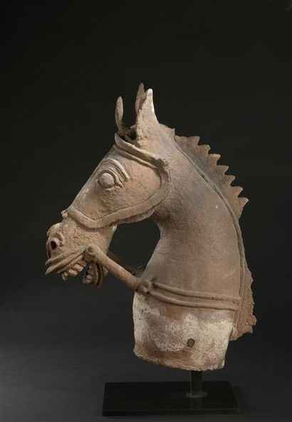 null Importante sculpture zoomorphe, Tamil Nadu, Inde
Cette tete de cheval est la...