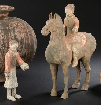 null Ensemble de deux sculptures en terre cuite, Chine, dynastie Han (206 av. JC...