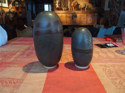 null Ensemble de deux «Lingam», Inde
Ces objets de forme oblongue représentent le...