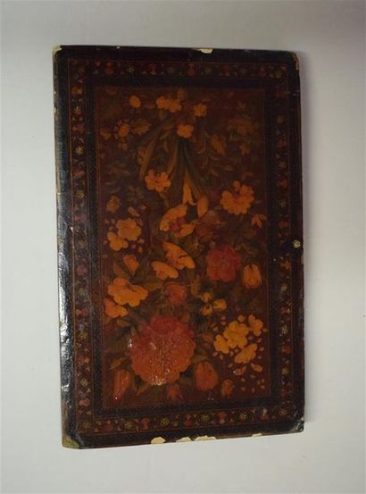 ART ISLAMIQUE Boîtier de miroir, Iran Qâjâr, seconde moitié du XIXe siècle. Rectangulaire...