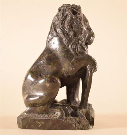 Sculptures des XIXe et XXe siècles Lion héraldique en pierre dure H. 13,2 cm L. 8,5...