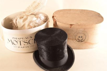 Luxe - Vintage Chapeau haut-de-forme en soie noire dans sa boîte On joint un lot...