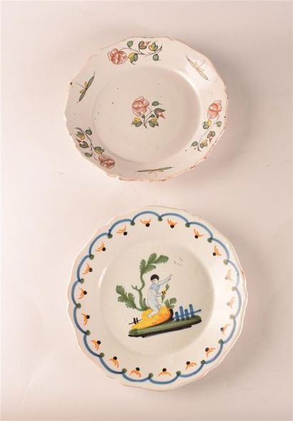 Céramique - Faïence - Porcelaine Deux assiettes faïence, Ancy-le-Franc, Nevers D....