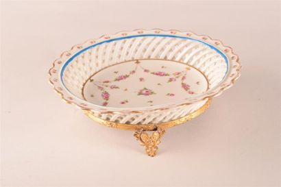 Céramique - Faïence - Porcelaine Coupe dans le goût de Sèvre monture bronze doré...