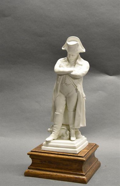 null Napoléon 1er en pied

Sculpture en biscuit

H. 25 cm (biscuit)

Avec le socle:...