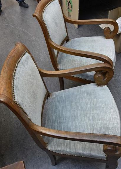 null Paire de fauteuils à crosse

XIXe siècle

H. 91 cm L. 59 cm P. 57 cm