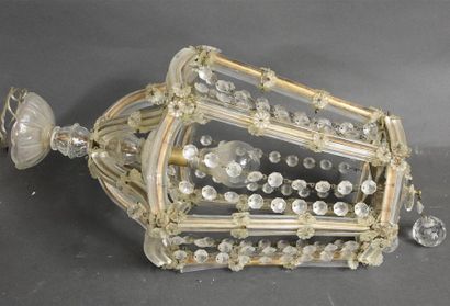 null Lanterne hexagonale ornée d'enfilages de perles de verre

Fin du XIXème siècle

H....