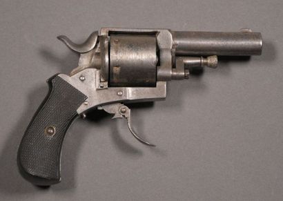 null FRANCE Revolver LEFAURE LEPAGE à PARIS, calibre 8 mm Monture acier, barillet...