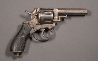 null FRANCE Revolver, calibre 9 mm Monture acier, barillet cannelé à cadre fermé,...