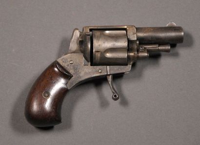 null FRANCE Revolver, calibre 320 Monture acier poli, à cadre fermé et portière,...