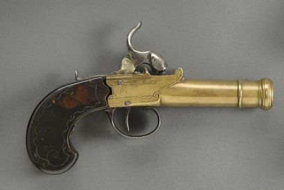null GRANDE-BRETAGNE Pistolet à coffre à piston Corps et canon en bronze, canon tromblonné,...