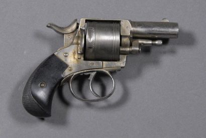 null GRANDE-BRETAGNE Revolver BRITISH BULLDOG, calibre 320 Monture acier nickelé...