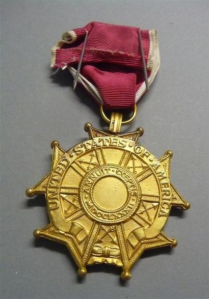 null ETATS-UNIS Legion of Merit En bronze émaillé, ruban d'origine. D. 4,5 cm