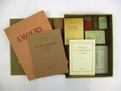 null BIBLIOTHEQUE DE VOYAGE. Genève, Kundig, 1945. 8 livres de divers formats dans...