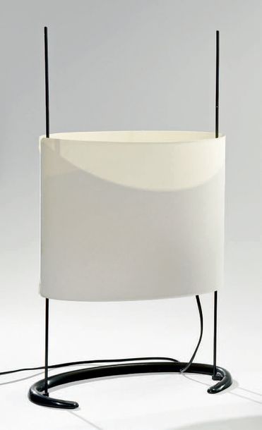 Paolo Rizzatto (né en 1941) ARTELUCE Lampe à poser modèle «Gala», abat-jour ovale,...