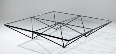 Paolo PIVA (né en 1950) B&B ITALIA Table basse modèle «Alanda», structure en métal...