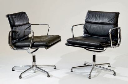 Charles (1907-1978) et Ray (1912-1989) EAMES Édition HERMAN MILLER Paire de fauteuils...