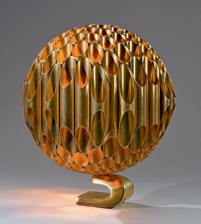 Michel ARMAND (XXe siècle) - Atelier Michel ARMAND Lampe modèle «Ruche» en bronze...