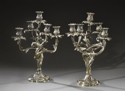 null Victor SAGLIER (Paris 1840-1890) Paire de flambeaux à cinq lumières en bronze...