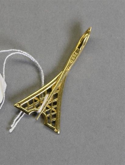 null FRED Pendentif Concorde en or jaune ajouré 18k (750°/°°) Poids : 3,8 g