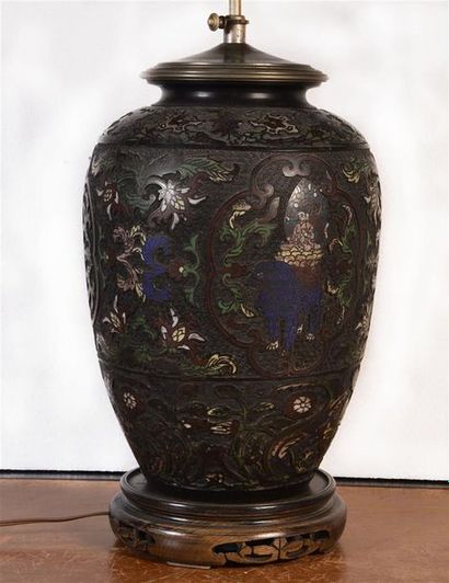 null Pied de lampe en bronze à décor en émail cloisonné floral H. 46 cm